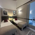 Spacious 2 Bedroom City Centre Apt